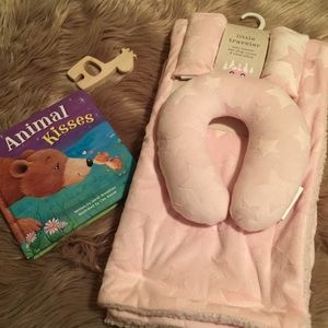 Little Traveler Blanket, Strap Covers & Pillow